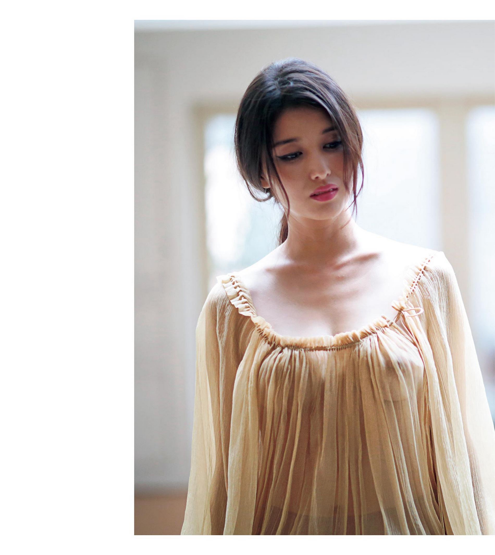 橋本マナミ写真集 『MANAMI BY KISHIN』(2014.12.08)